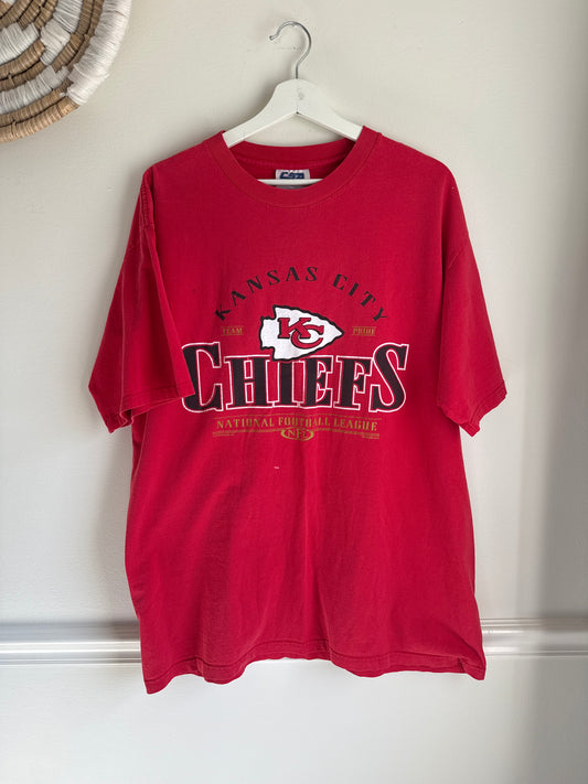 CHIEFS TEE XL