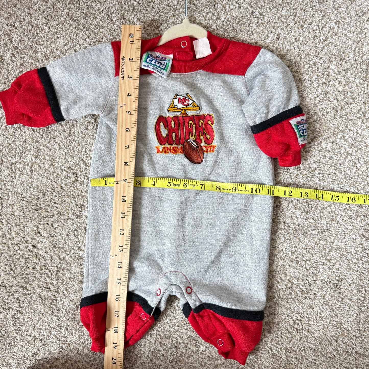 90’s ONESIE (6-9m)