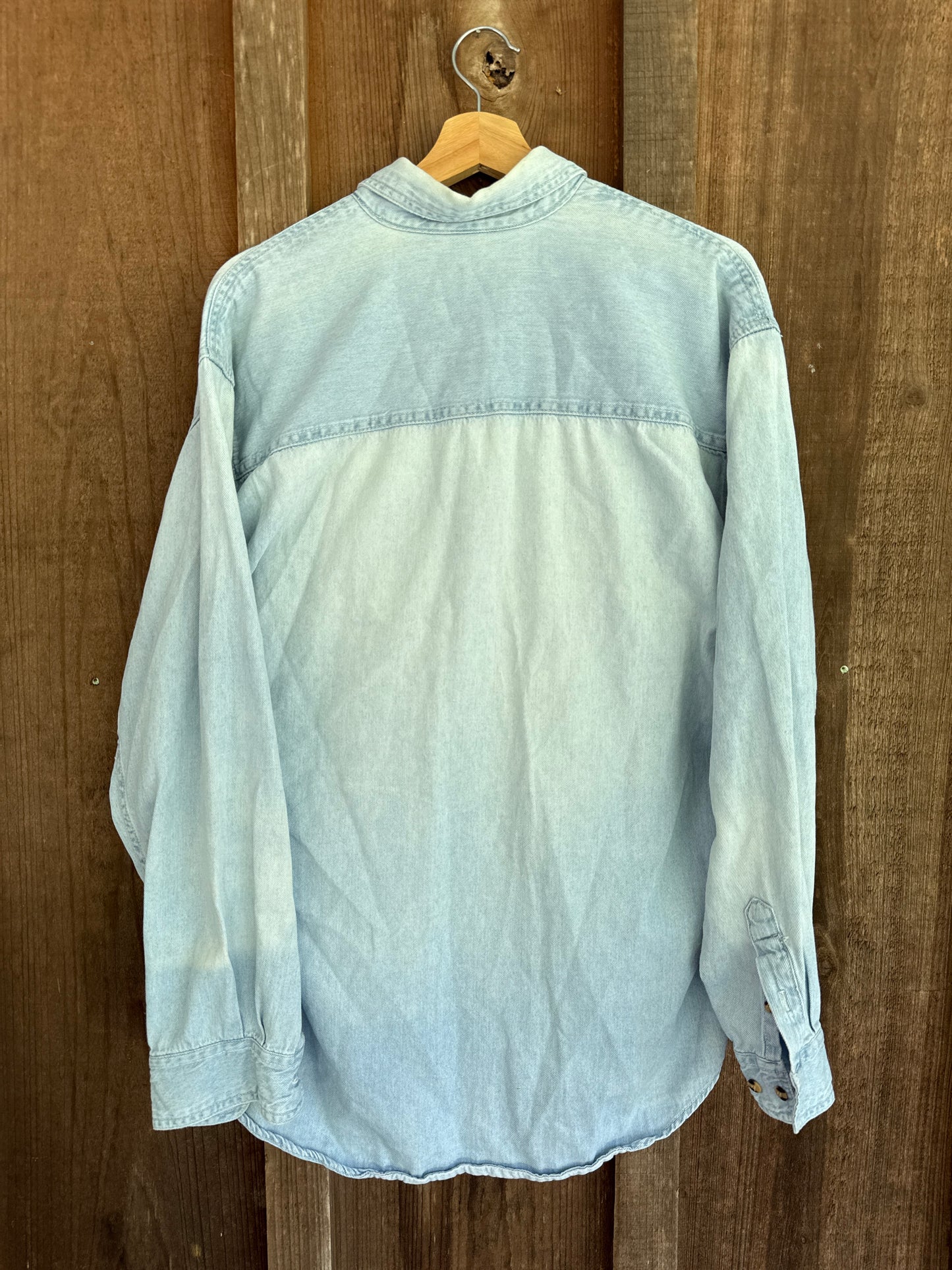 DENIM BUTTOM UP (M)