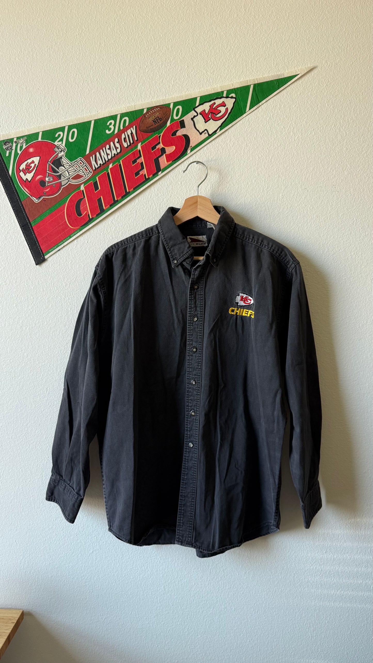90’s PRO ELITE BUTTON UP (M)