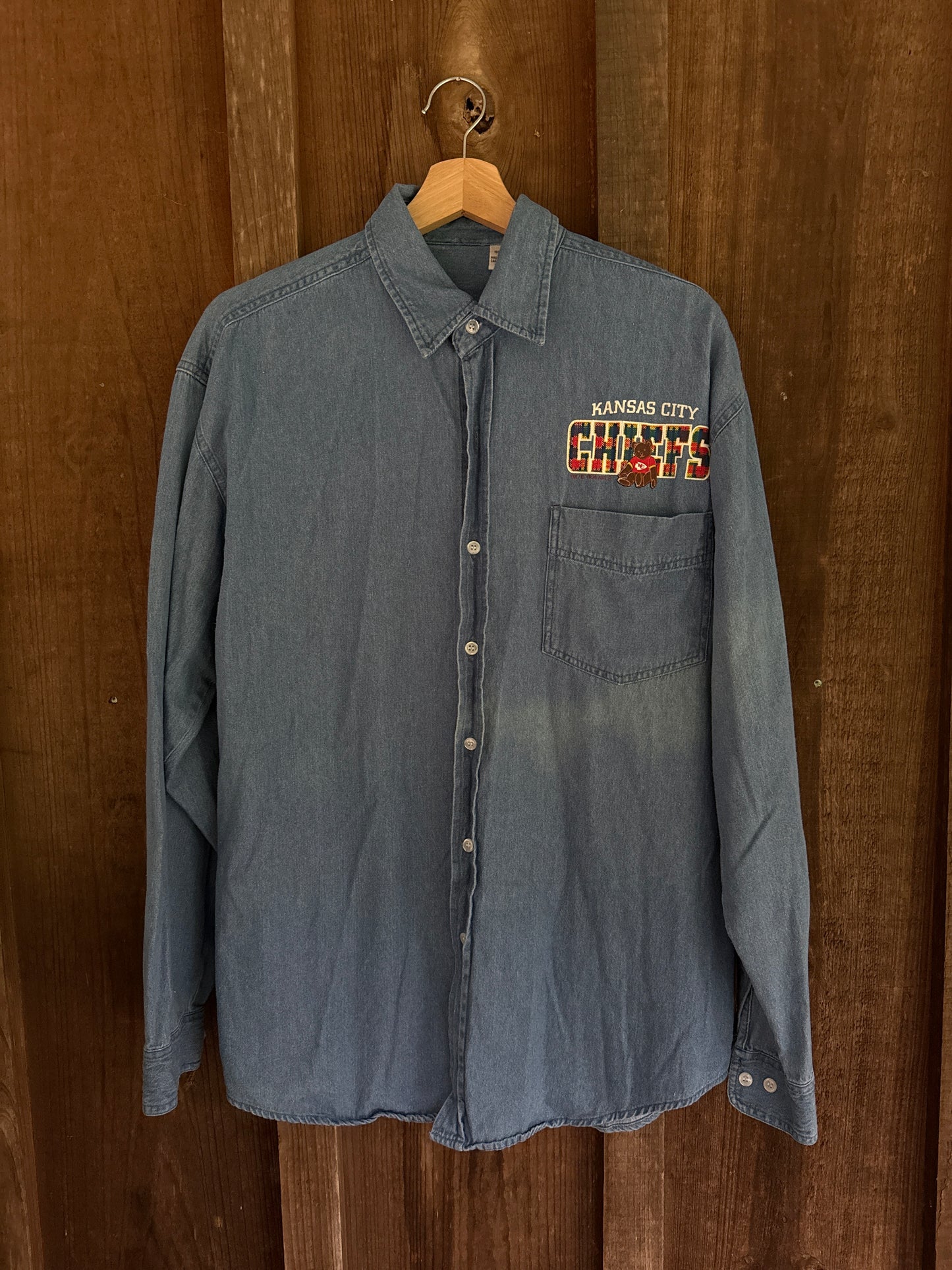 DENIM BUTTOM UP (M)
