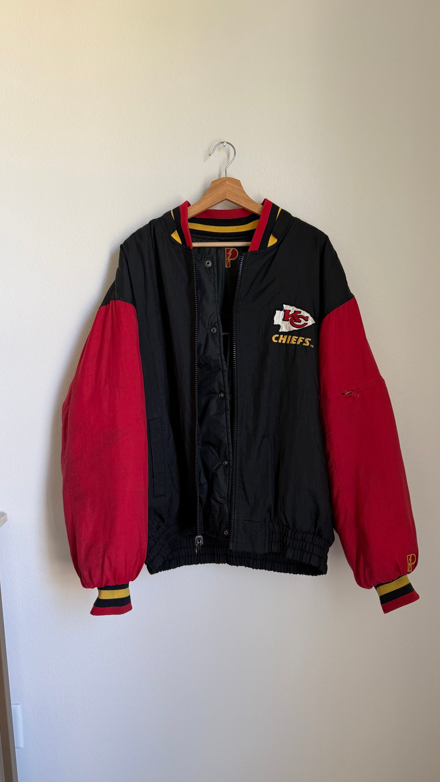REVERSIBLE PUFFER JACKET (XL)