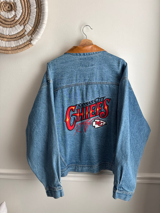 DENIM JACKET (XL)