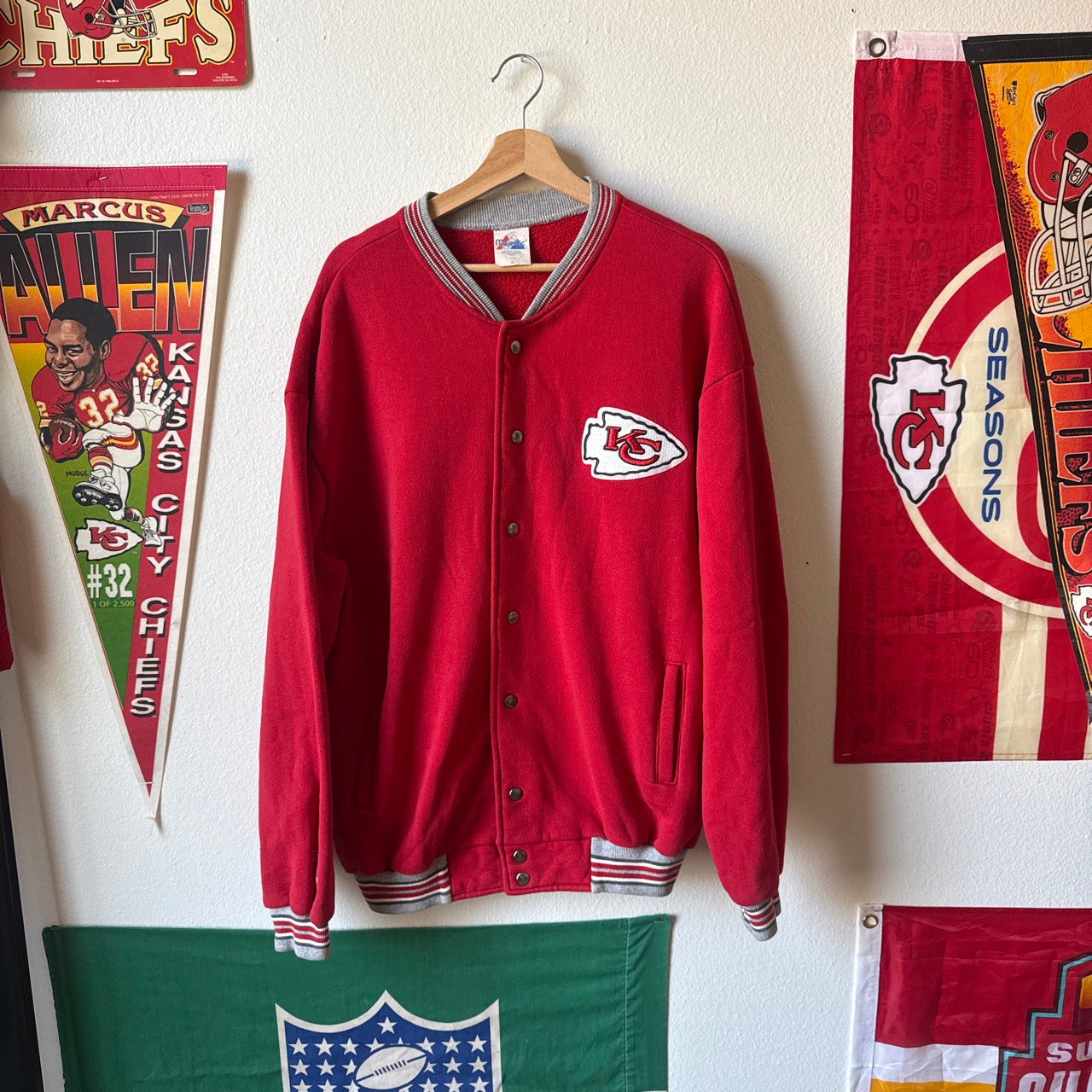 BOMBER JACKET (XL)