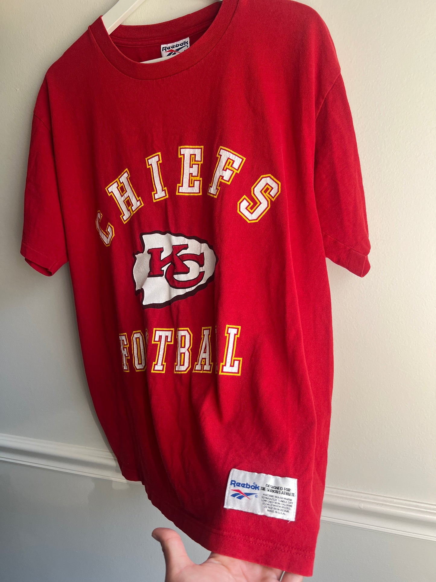 CHIEFS TEE L