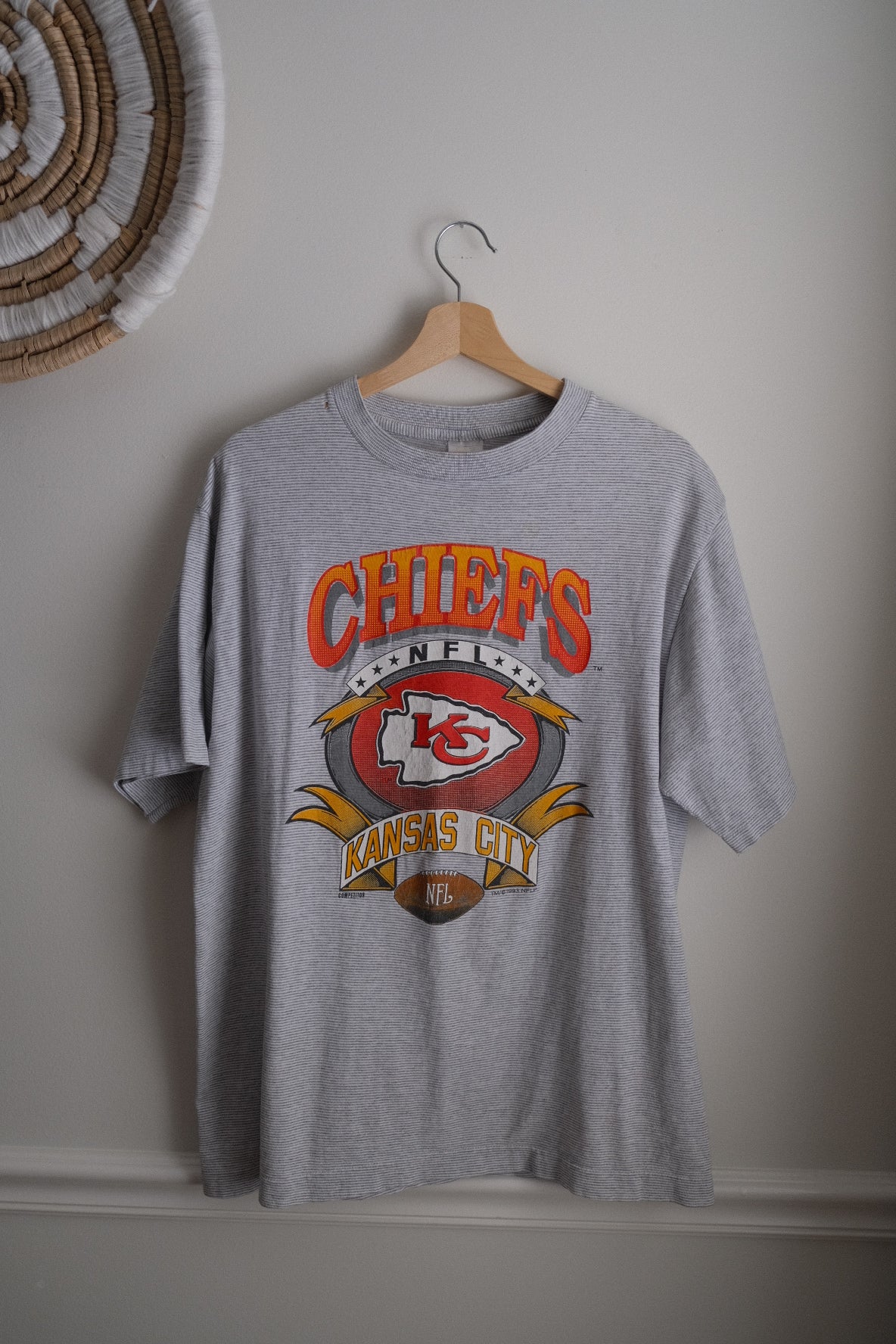 STRIPPED TEE