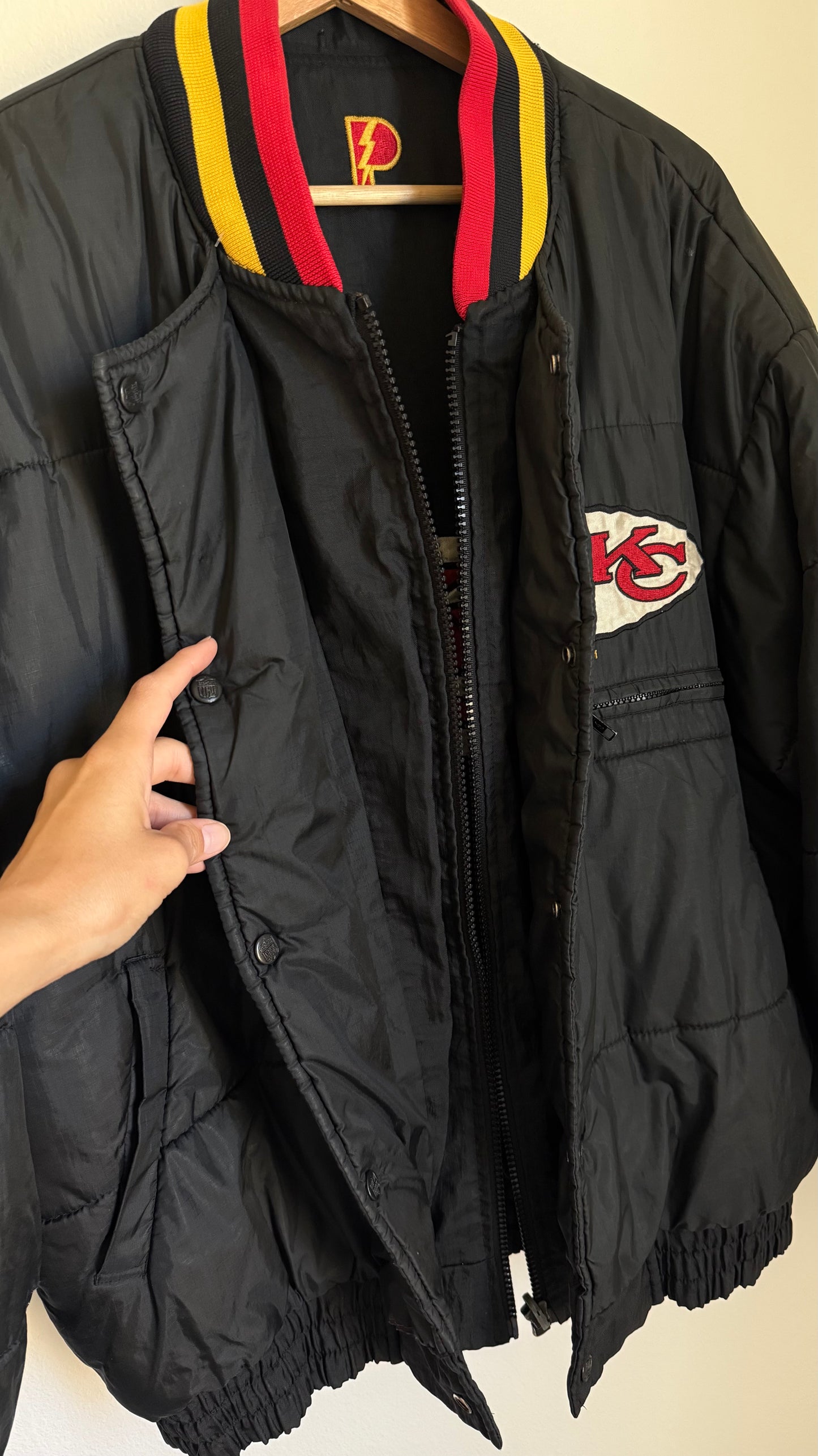 REVERSIBLE PUFFER JACKET (XL)