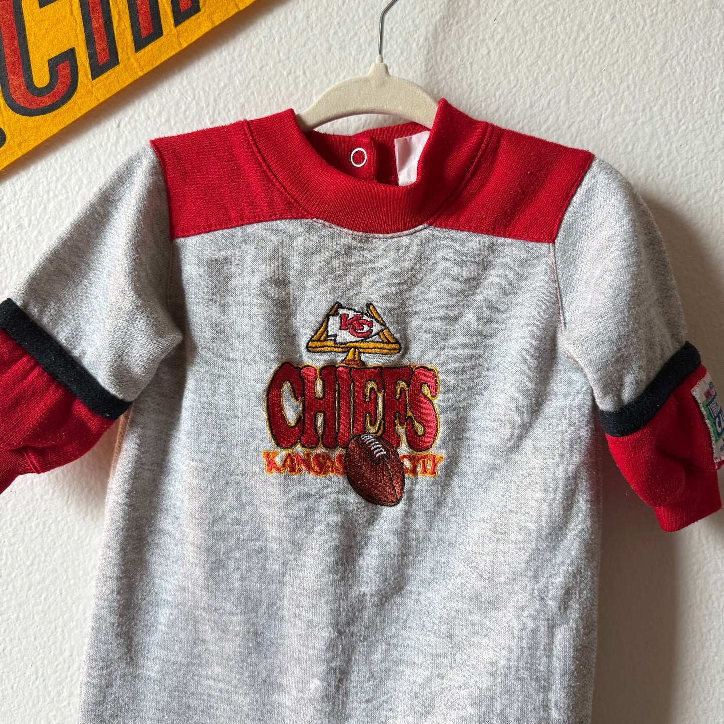 90’s ONESIE (6-9m)