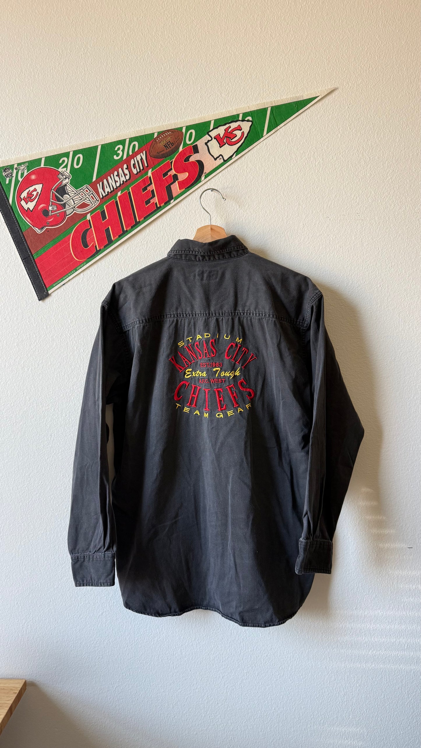 90’s PRO ELITE BUTTON UP (M)