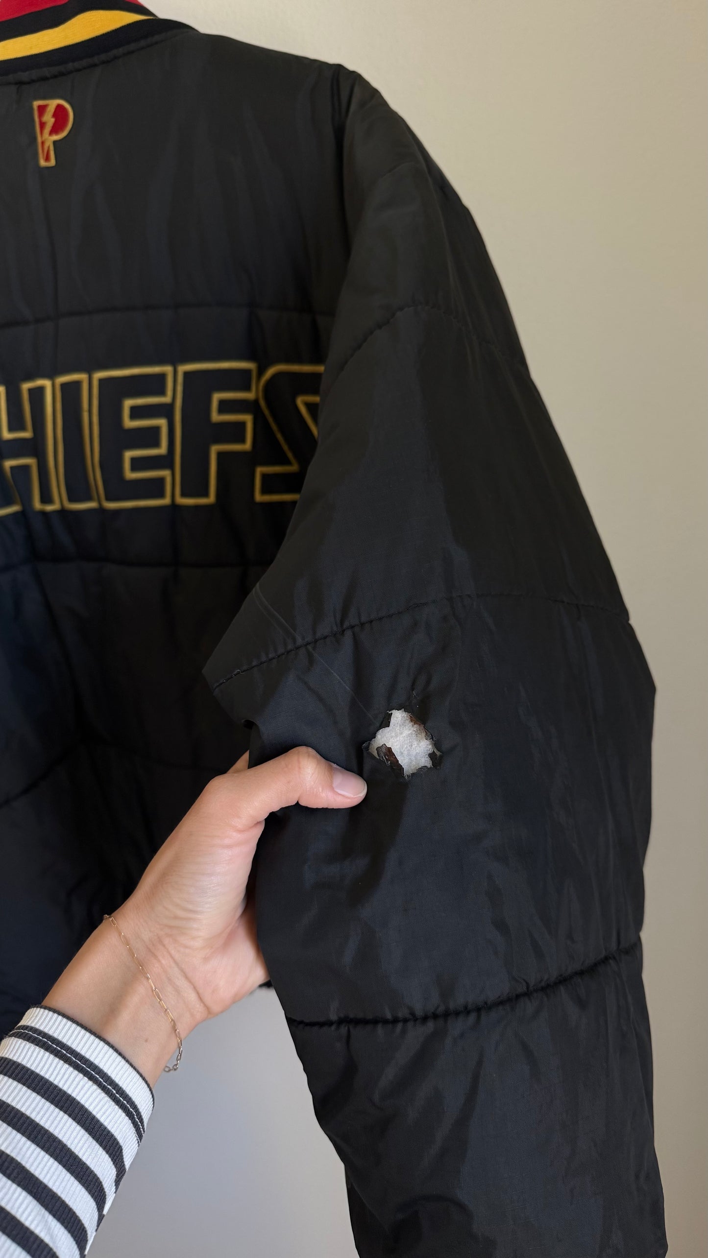 REVERSIBLE PUFFER JACKET (XL)