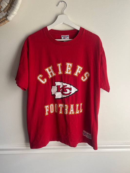 CHIEFS TEE L