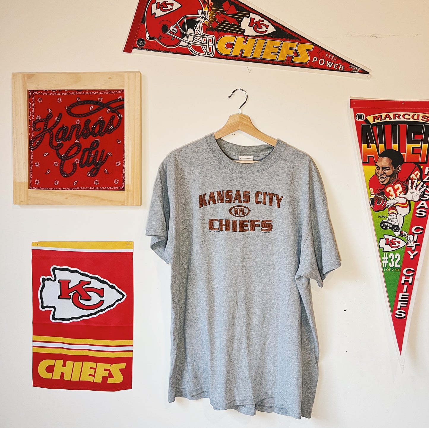 2001 CHIEFS TEE