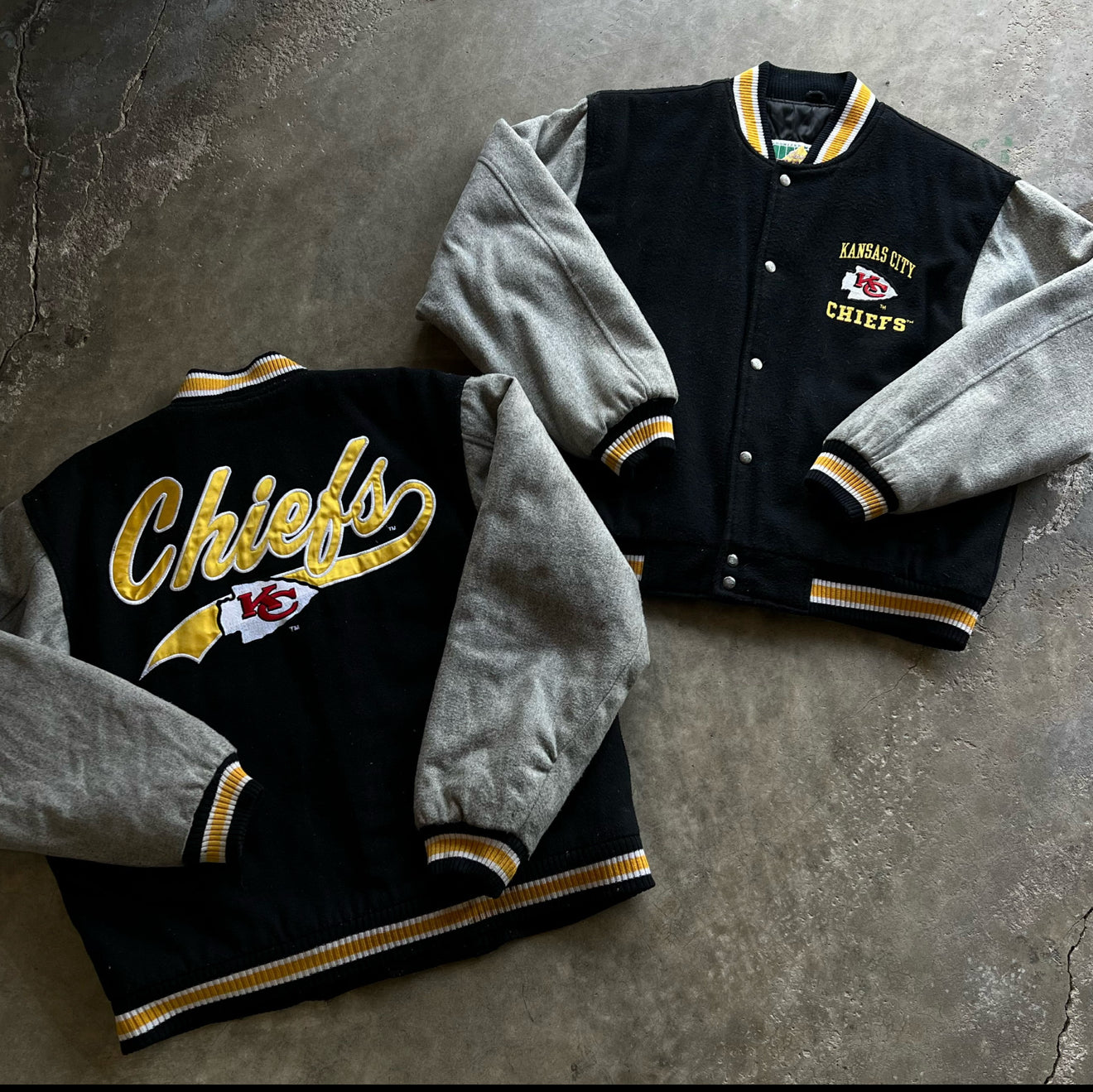 BOMBER JACKET (XL)