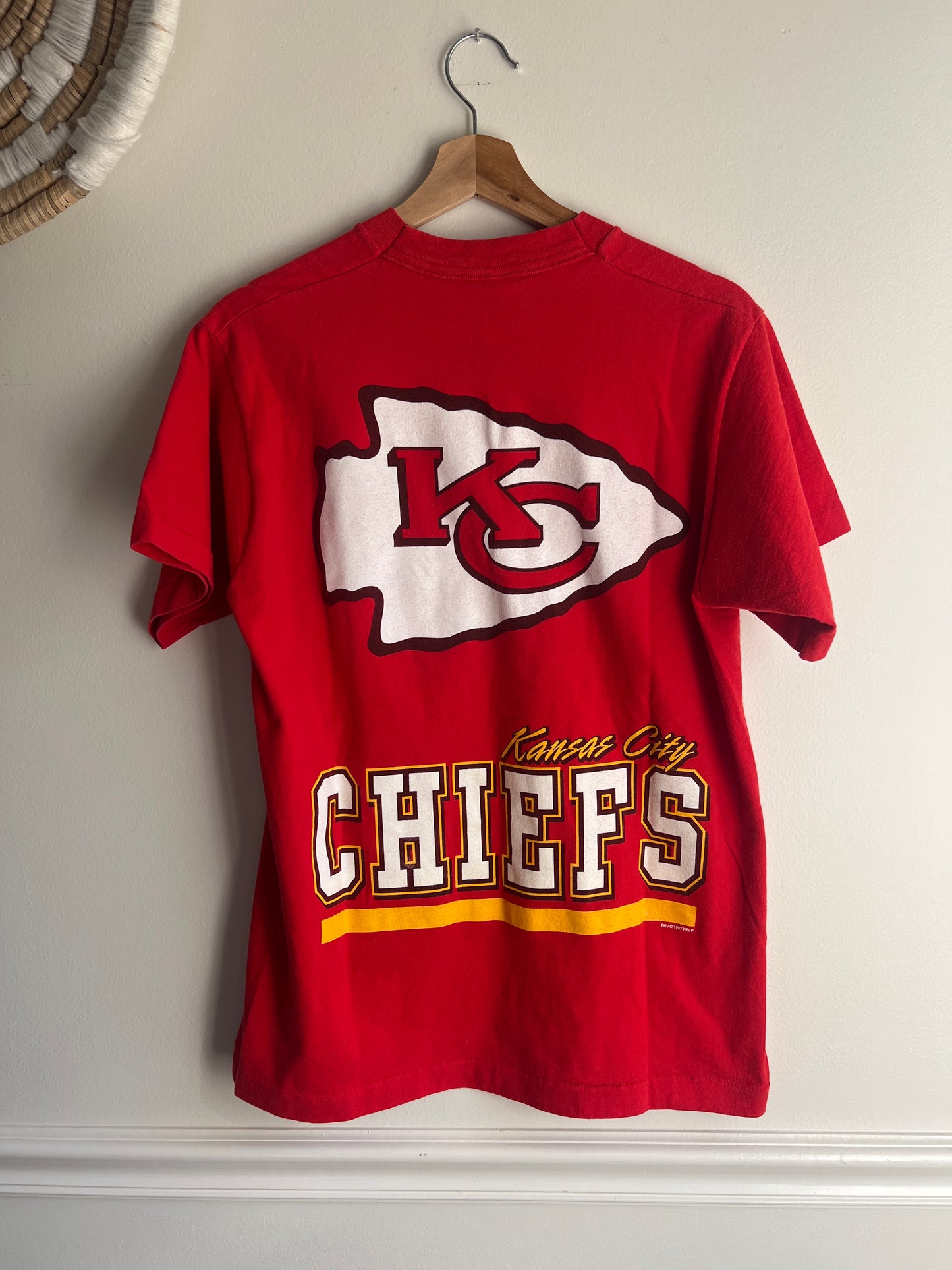 CHIEFS TEE M