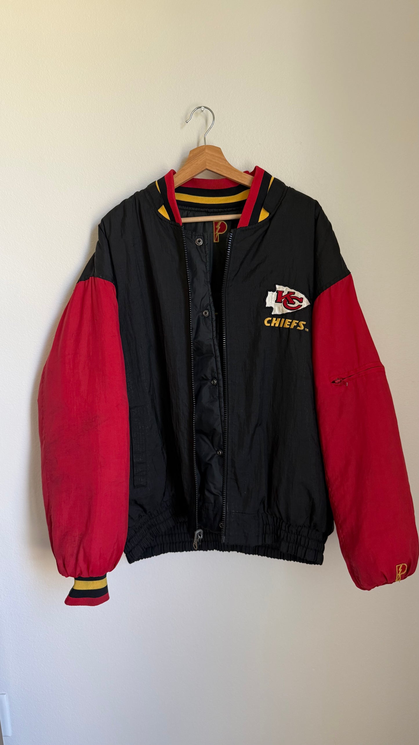 REVERSIBLE PUFFER JACKET (XL)