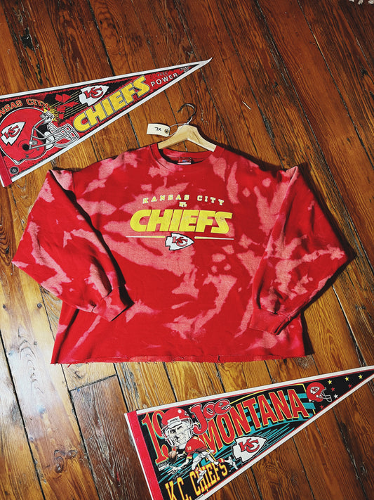 CROPPED CHIEFS CREWNECK